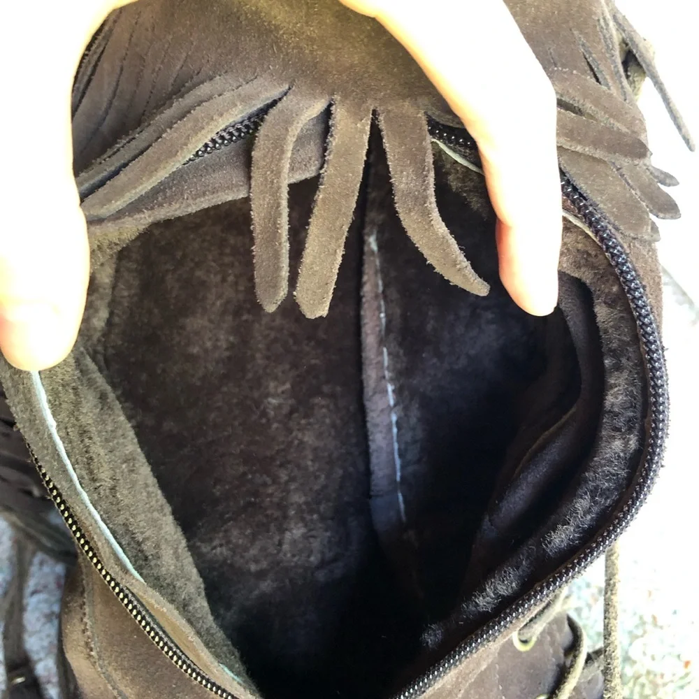 Suede L.L.Bean brown moccasin boots. Lace up, side zipper, warm lining. Size 9.5 - Picture 6 of 7